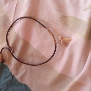 Vicksburg Shark tooth thread bound